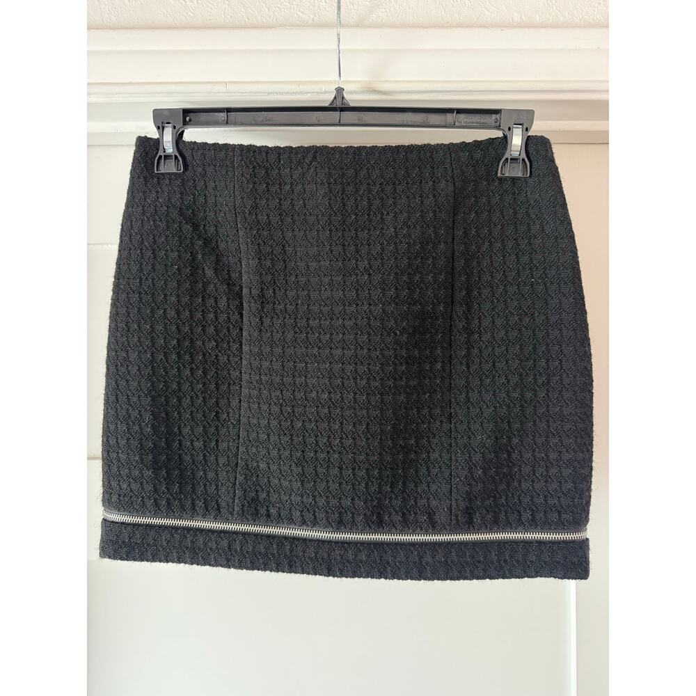 Rebecca Minkoff - Black Textured Mini Skirt! Zip Hem Wool Blend, Size 4